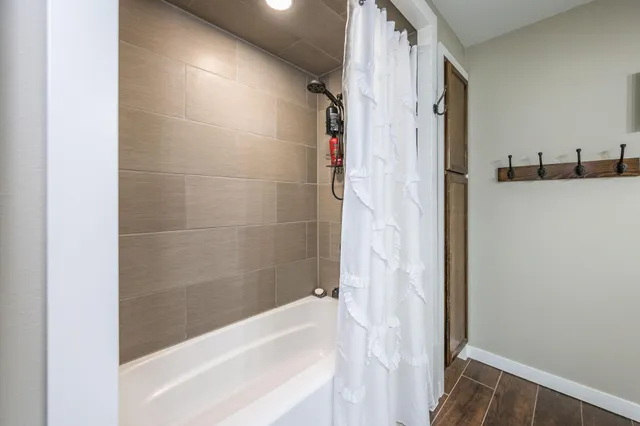 $329,000 | 223 Oak Knoll Court, Blue Earth, MN 56013