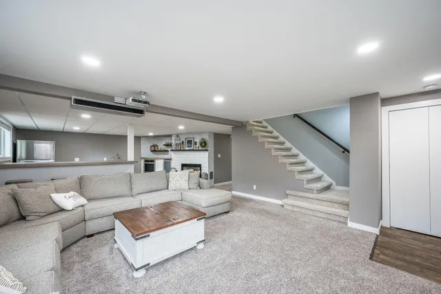 $329,000 | 223 Oak Knoll Court, Blue Earth, MN 56013