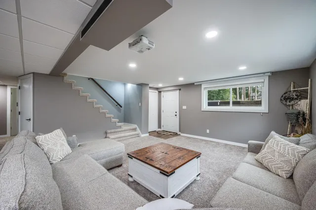 $329,000 | 223 Oak Knoll Court, Blue Earth, MN 56013