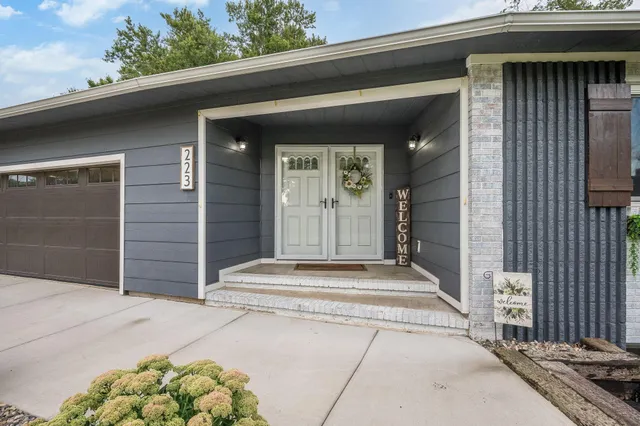 $329,000 | 223 Oak Knoll Court, Blue Earth, MN 56013