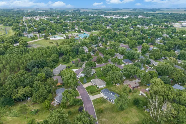 $329,000 | 223 Oak Knoll Court, Blue Earth, MN 56013