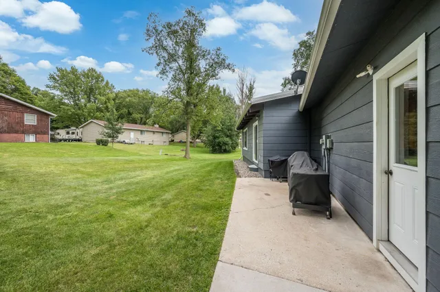 $329,000 | 223 Oak Knoll Court, Blue Earth, MN 56013