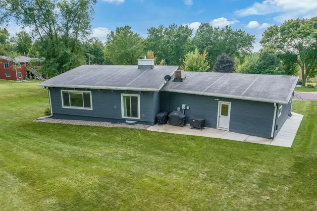 $329,000 | 223 Oak Knoll Court, Blue Earth, MN 56013