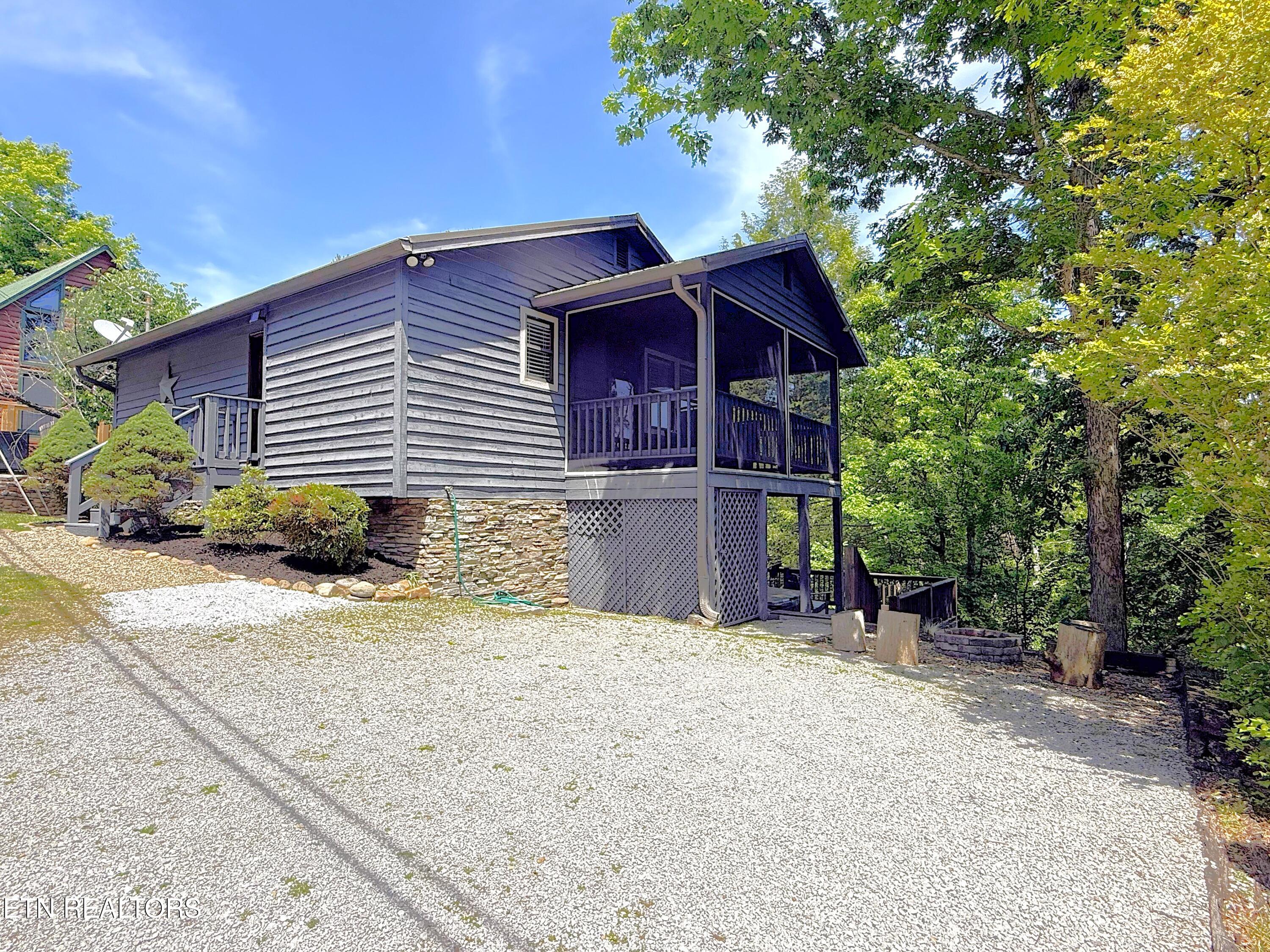 126 Cutter Gap Road Townsend, TN 37882 - Photo 4 of 32 IMG_2421