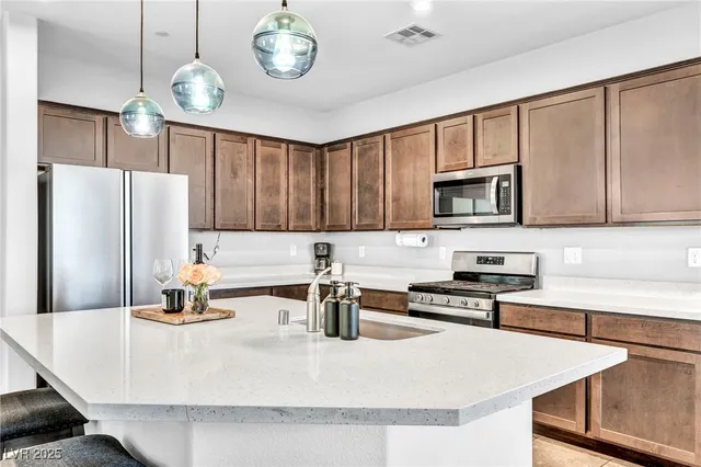 $525,000 | 1016 Huckburn Avenue, Henderson, NV 89015