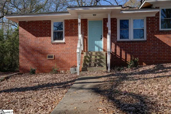 $300,000 | 32 Bagwell Circle, Greenville, SC 29605