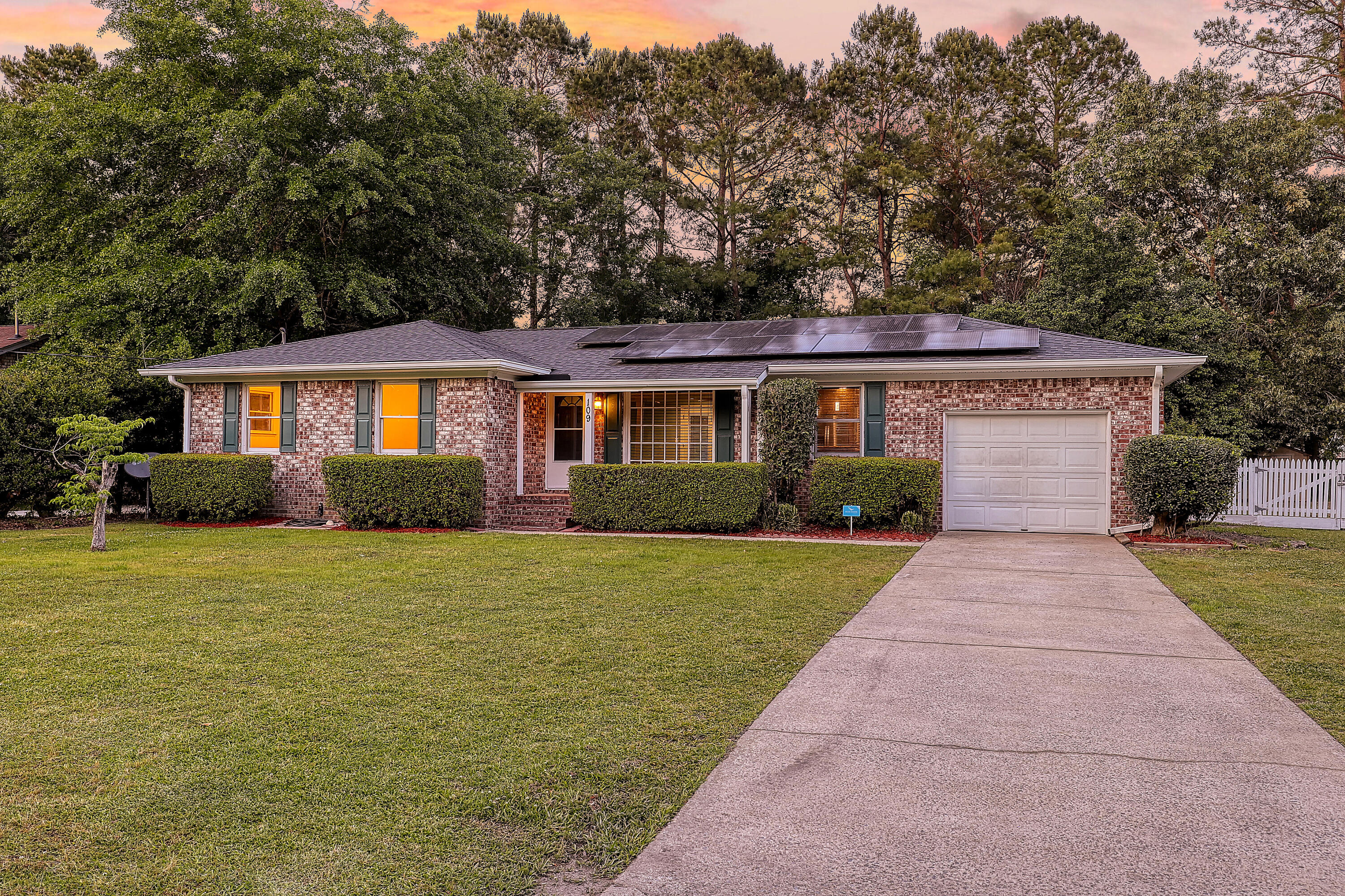 109 Rebellion Road Summerville, SC 29483 - Photo 3 of 24 Front of house
