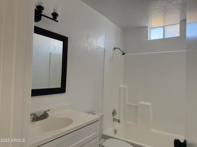 $1,195 | 13221 North 21st Place, Unit 7, Phoenix, AZ 85022