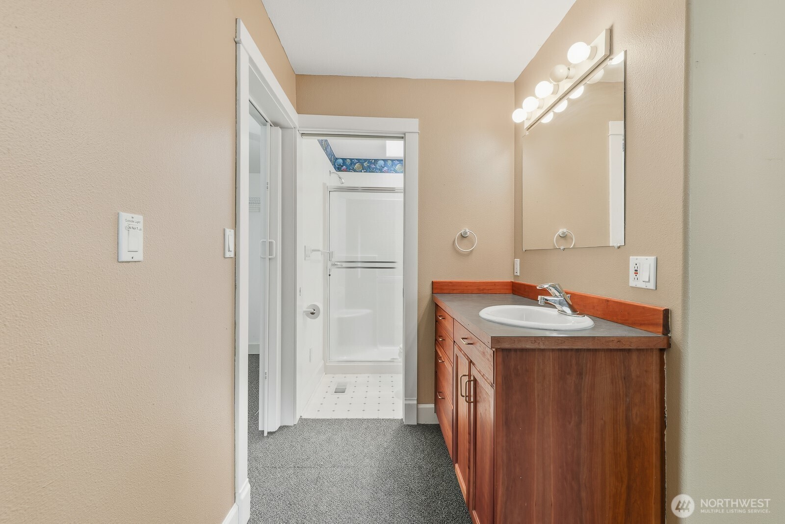 10516 East Riverside Drive Bothell, WA 98011 - Photo 13 of 35 Gallery Image 13