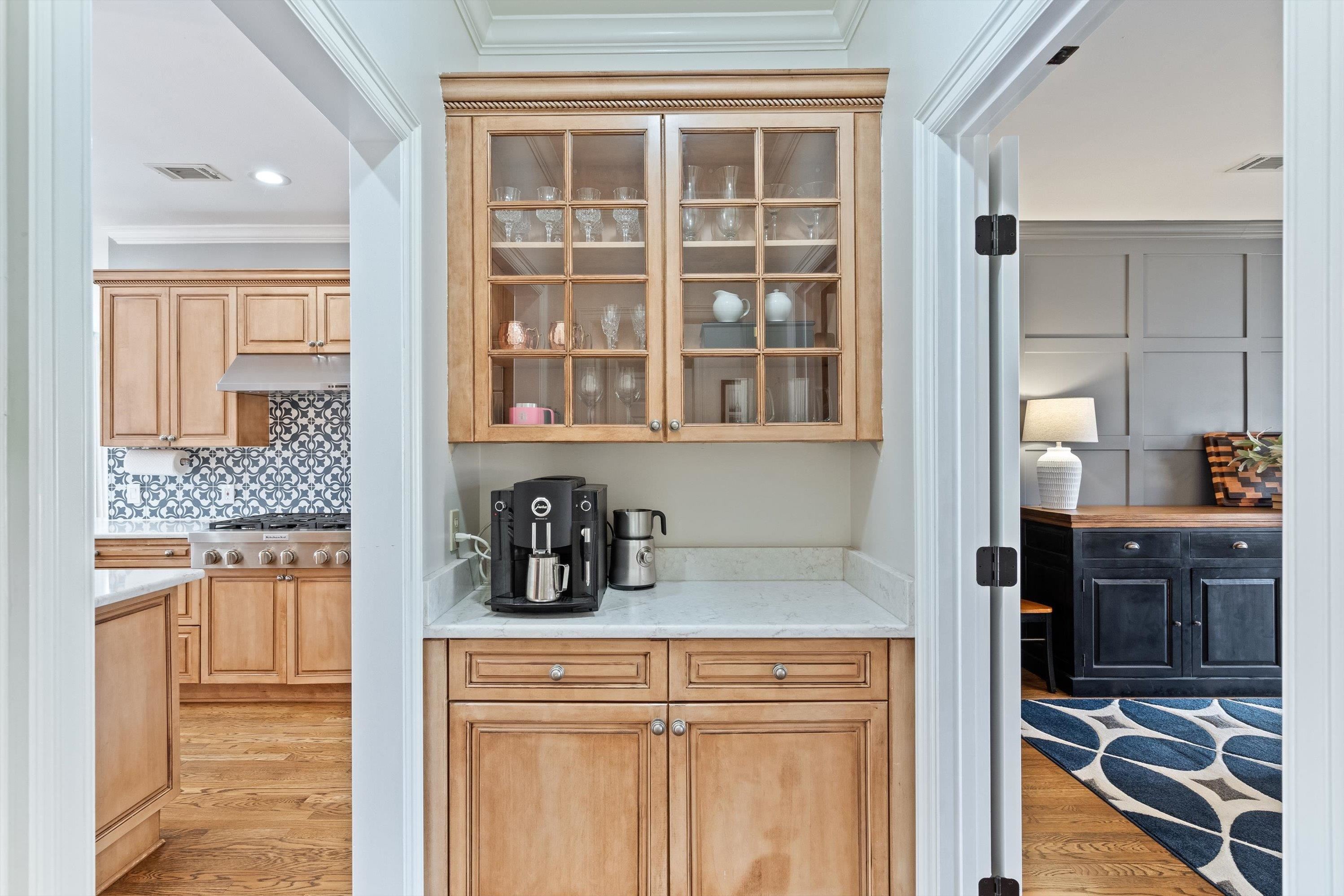 9335 Gresham Cove Germantown, TN 38139 - Photo 14 of 40 Butler's pantry with glass front cabinets