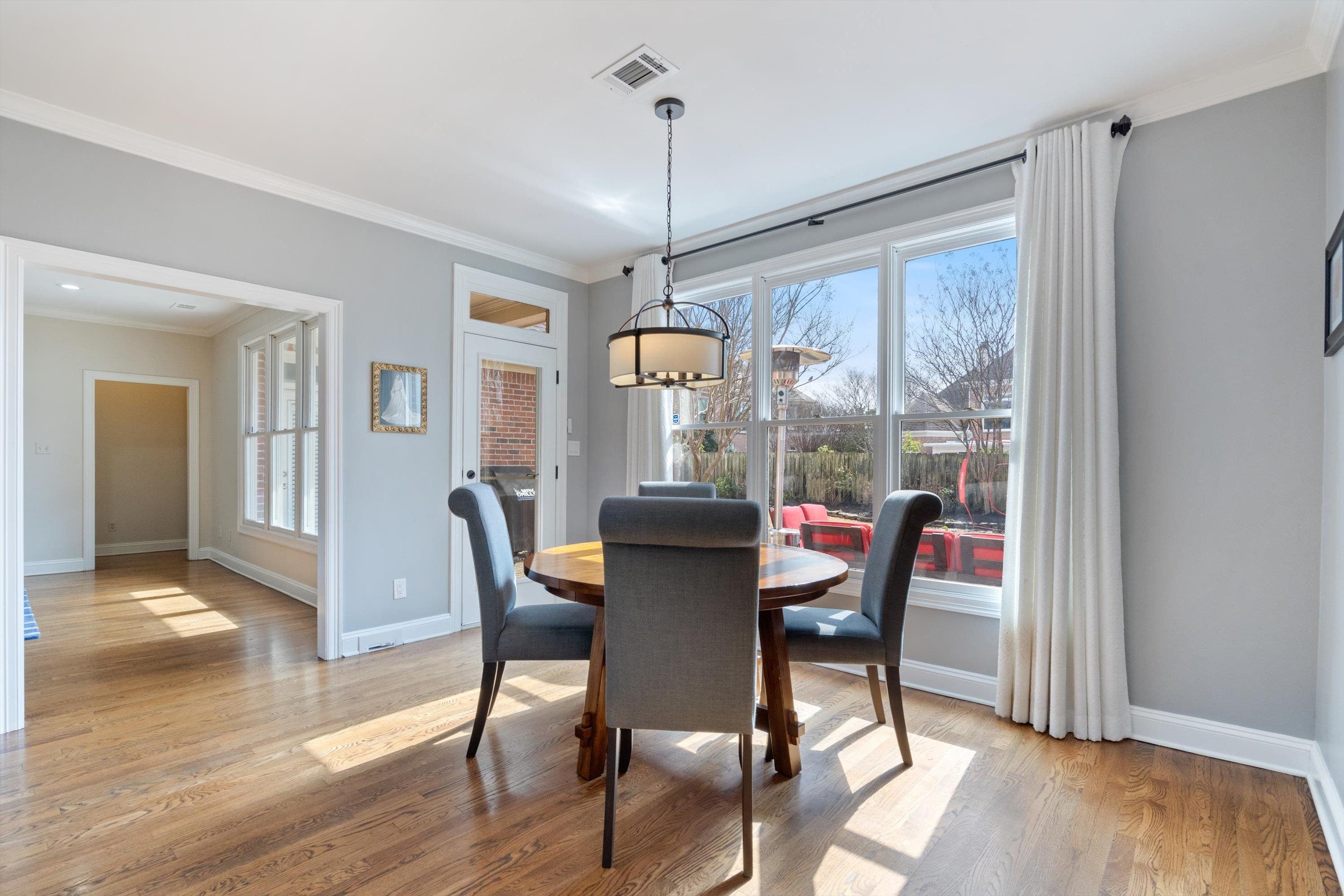 9335 Gresham Cove Germantown, TN 38139 - Photo 15 of 40 Breakfast Room with lots of natural light.