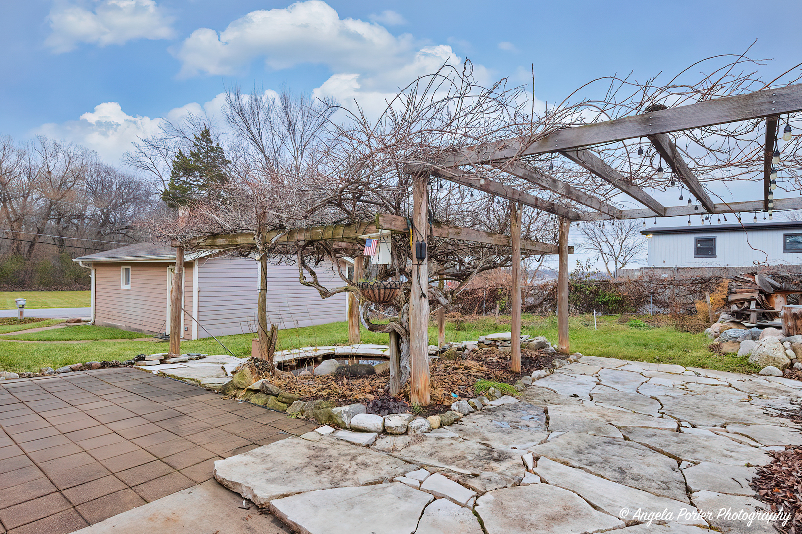 40 Pine Tree Row Lake Zurich, IL 60047 - Photo 26 of 31 a view of a backyard