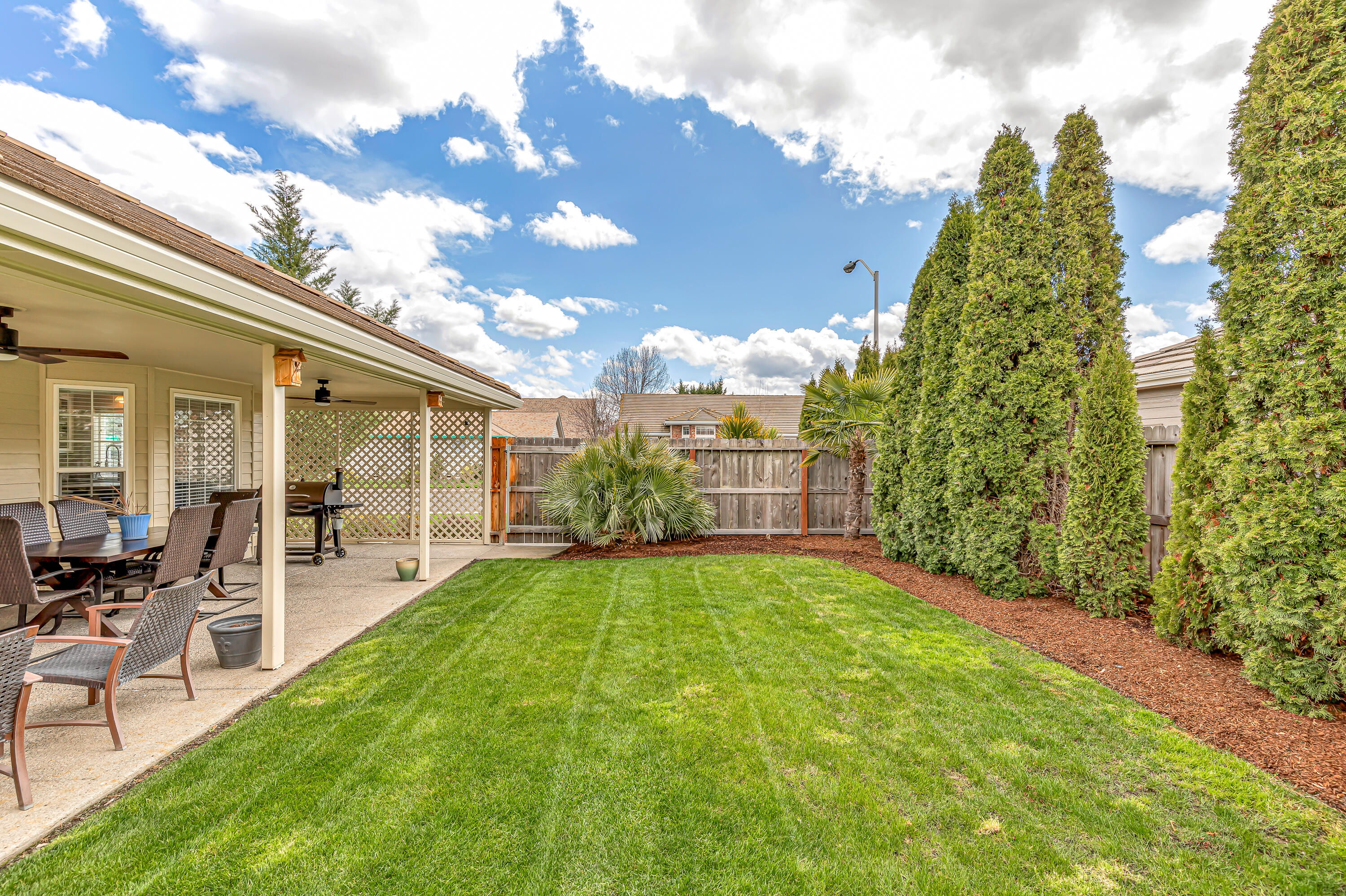 711 Brandon Street Central Point, OR 97502 - Photo 36 of 47 9R9A7715