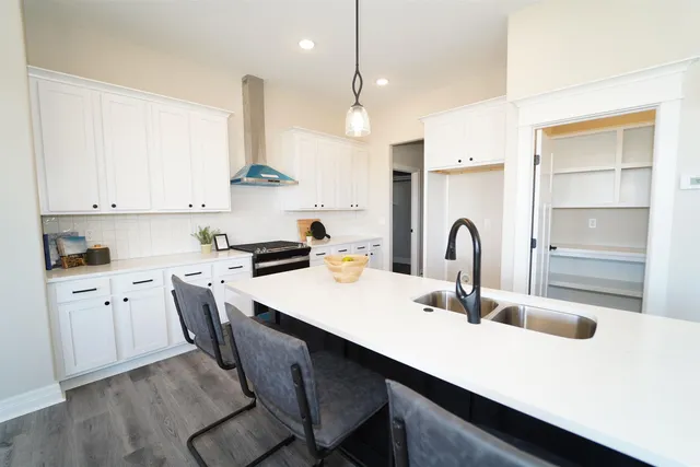 $455,342 | 610 West Tuscany Drive, Andover, KS 67002