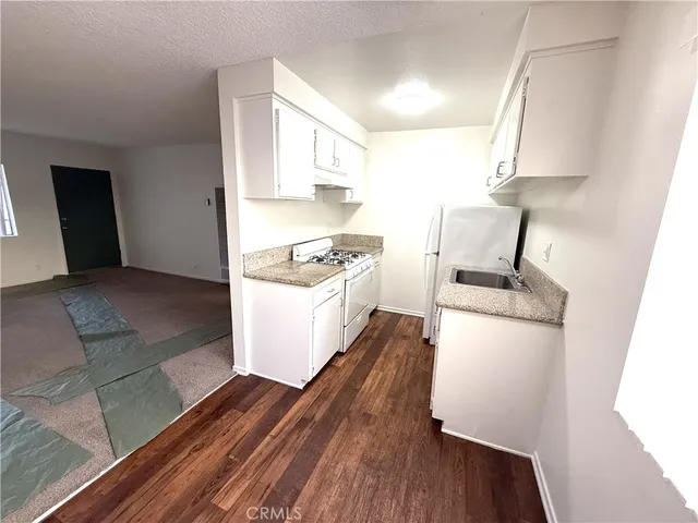 $1,795 | 4015 137th Street, Unit 220, Hawthorne, CA 90250