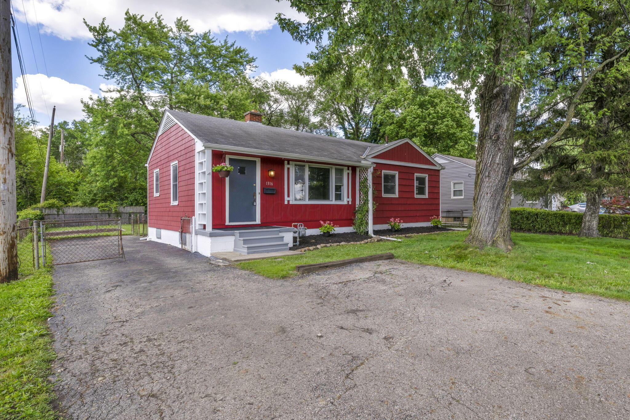 1316 Moler Road Columbus, OH 43207 - Photo 3 of 43