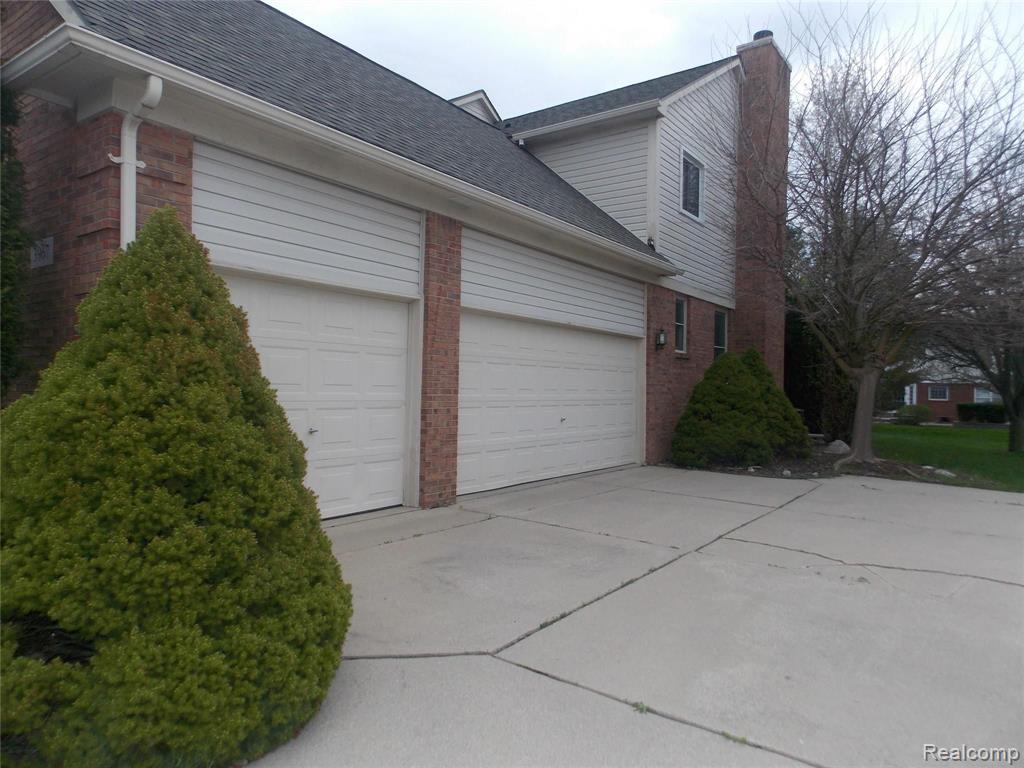 3967 May Center Road Lake Orion, MI 48360 - Photo 4 of 29