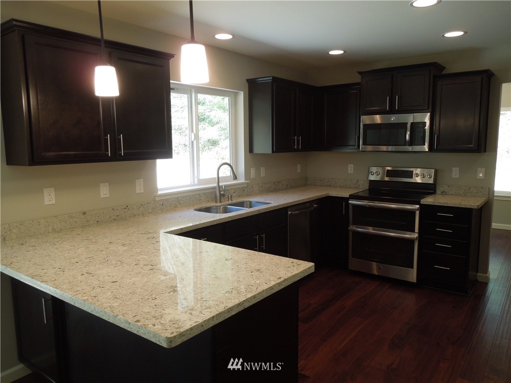 12758 Madrona Road Southwest Port Orchard, WA 98367 - Photo 5 of 12 Gallery Image 5