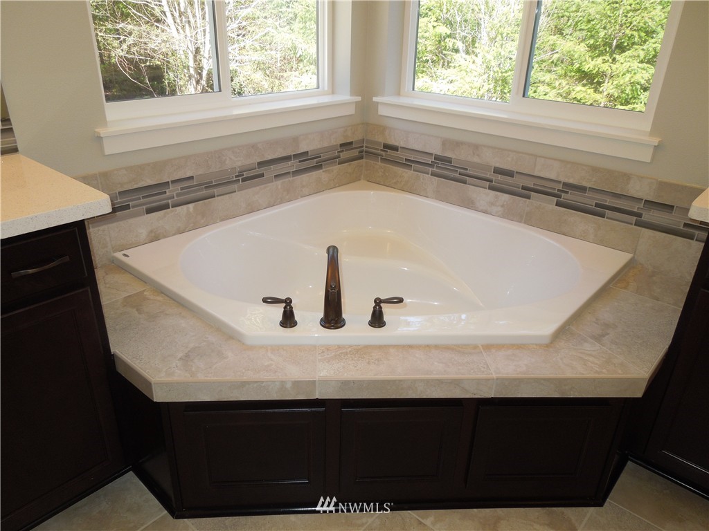12758 Madrona Road Southwest Port Orchard, WA 98367 - Photo 9 of 12 Gallery Image 9