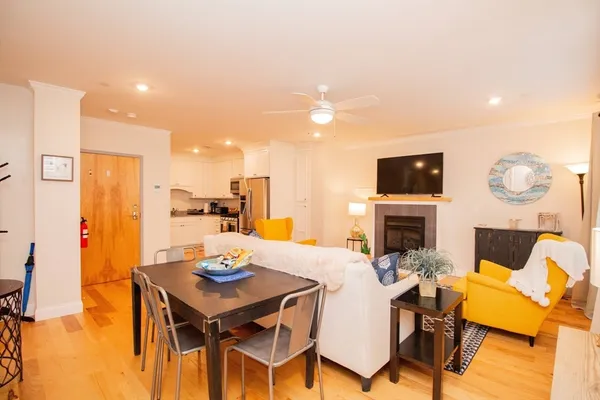 $6,000 | 1008-4 Tremont Street, Unit FURNISHED, Boston, MA 02120