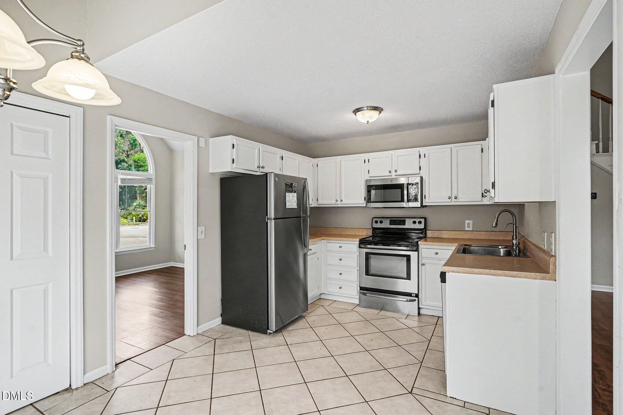 4504 Emmit Drive Raleigh, NC 27604 - Photo 8 of 25 008_file_8921