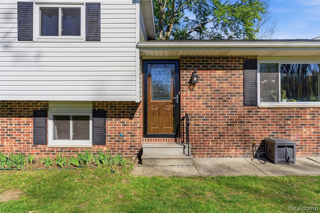 14433 Tuscola Road Clio, MI 48420 - Photo 6 of 43