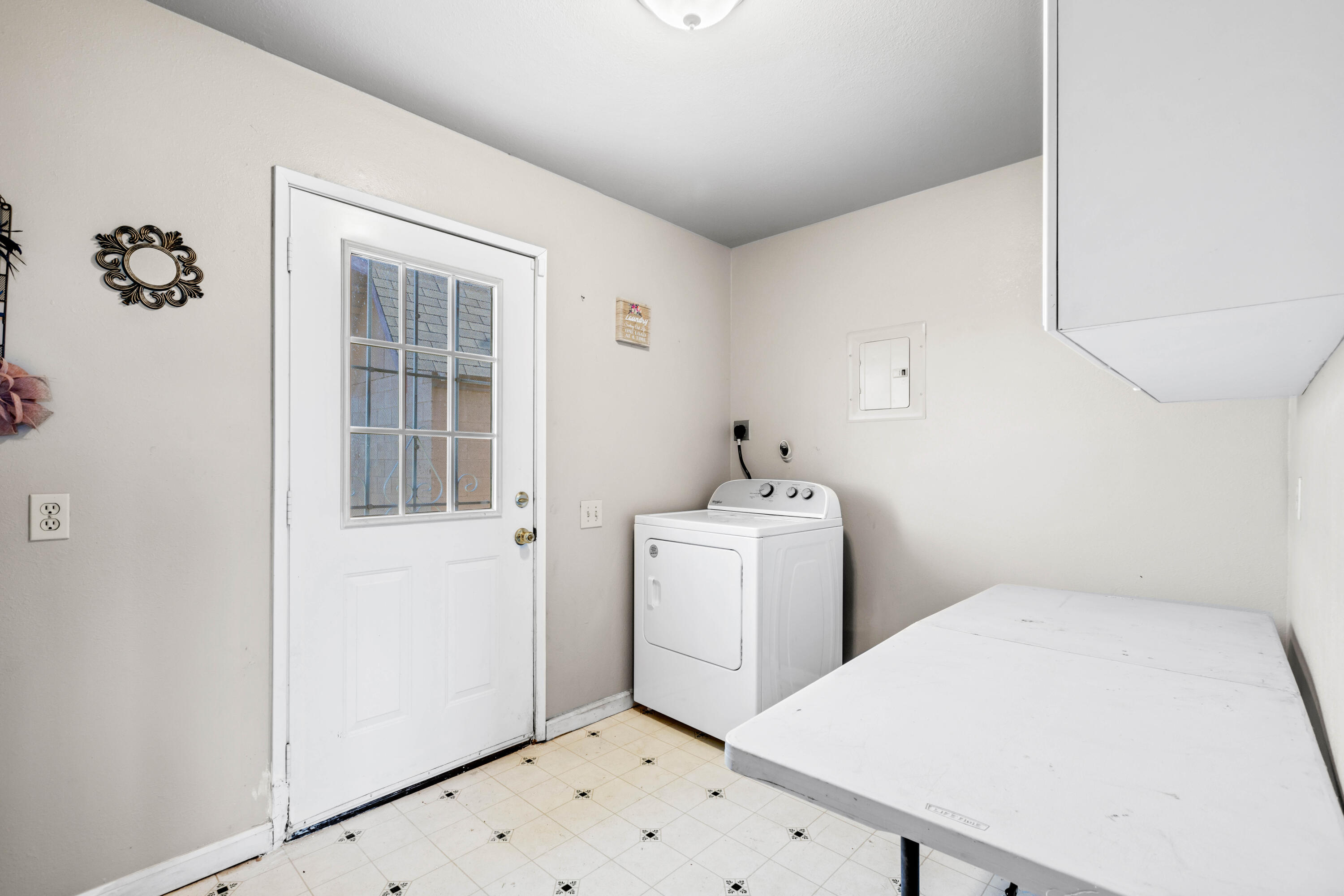7457 Sprig Way Anderson, CA 96007 - Photo 40 of 50 ADU Laundry Room