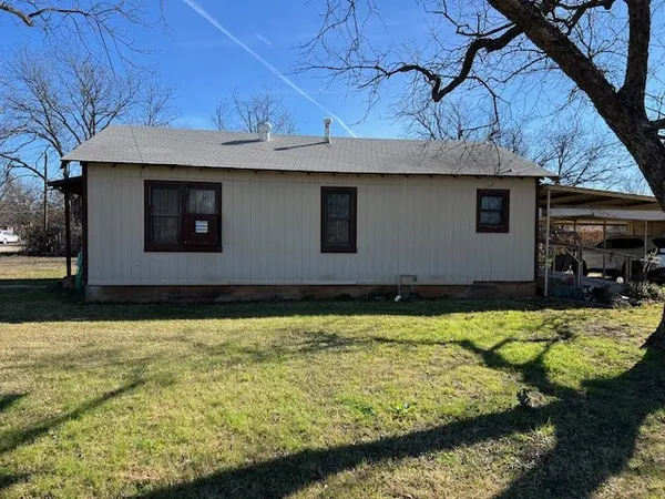 $85,000 | 407 West Chase Street, Brady, TX 76825