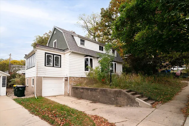 $229,500 | 362 East Mill Street, Richland Center, WI 53581