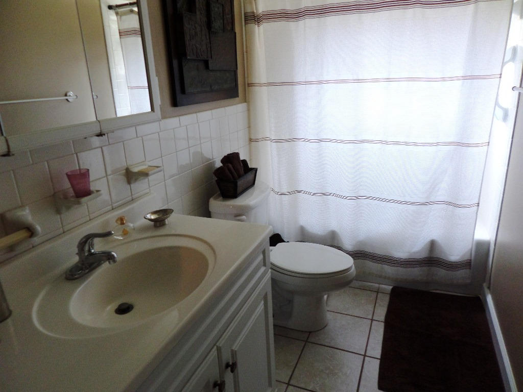122 Cumberland View Drive Oak Ridge, TN 37830 - Photo 21 of 34 Hall Bath