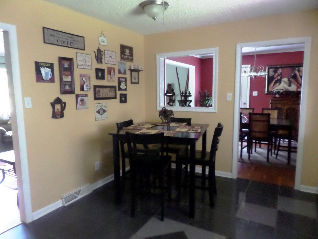 122 Cumberland View Drive Oak Ridge, TN 37830 - Photo 7 of 34 Bkfst Area