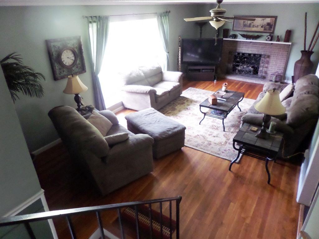 122 Cumberland View Drive Oak Ridge, TN 37830 - Photo 10 of 34 Living Room