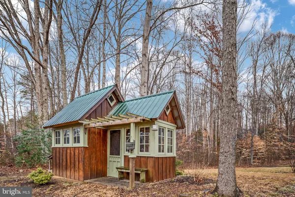 $1,900,000 | 3900 Water Front Court, Bumpass, VA 23024