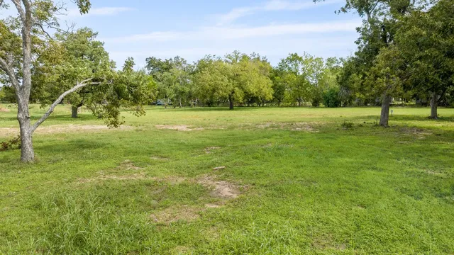 $155,000 | 200 West 18 1/2 Street, Cameron, TX 76520