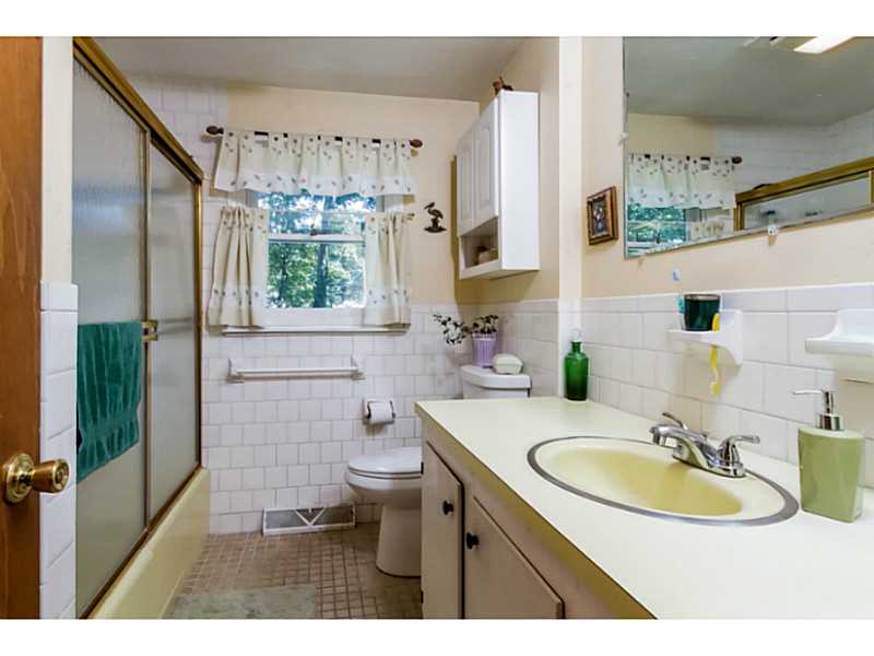 120 Haswill Street Warwick, RI 02889 - Photo 15 of 25 Bathroom.