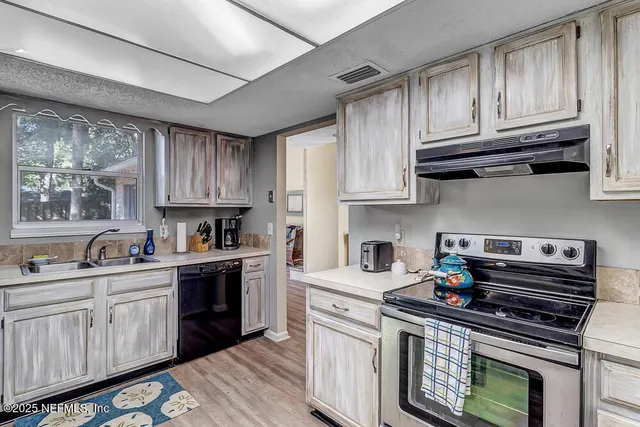 $4,200 | 1908 Sea Oats Drive, Atlantic Beach, FL 32233