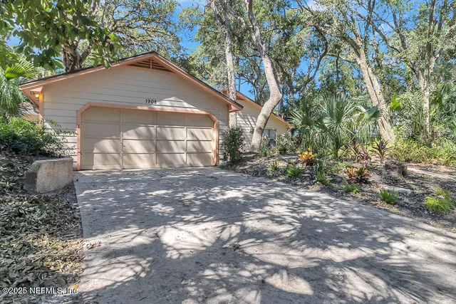 $4,200 | 1908 Sea Oats Drive, Atlantic Beach, FL 32233