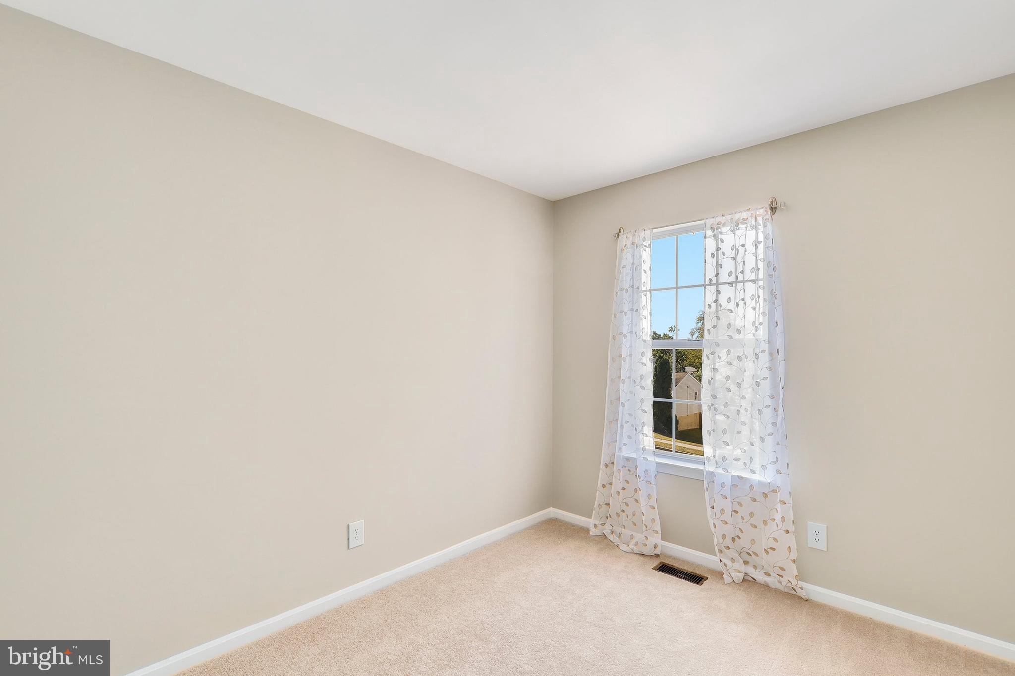 2023 Putnam Road Baltimore, MD 21227 - Photo 17 of 28