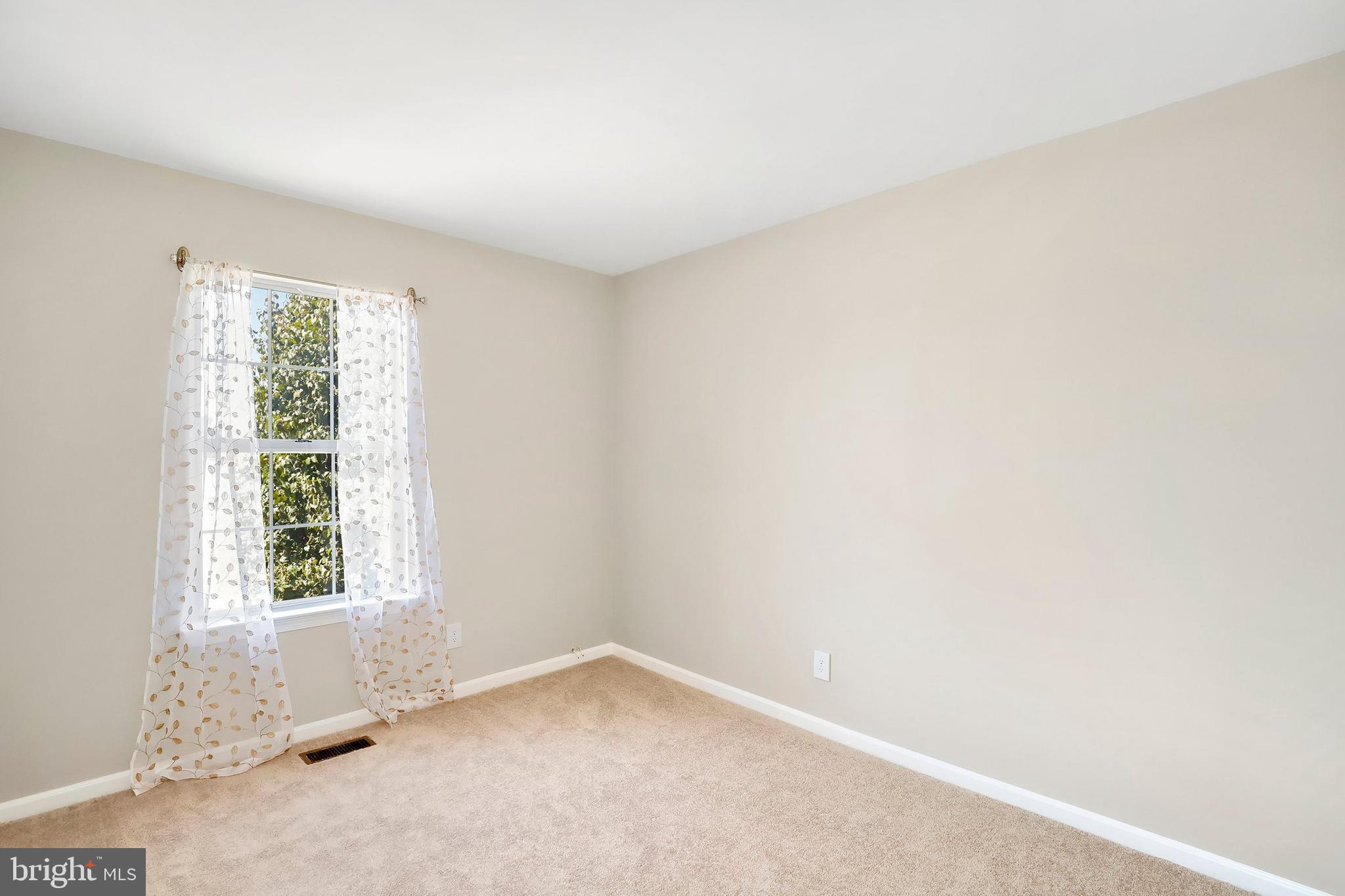 2023 Putnam Road Baltimore, MD 21227 - Photo 20 of 28