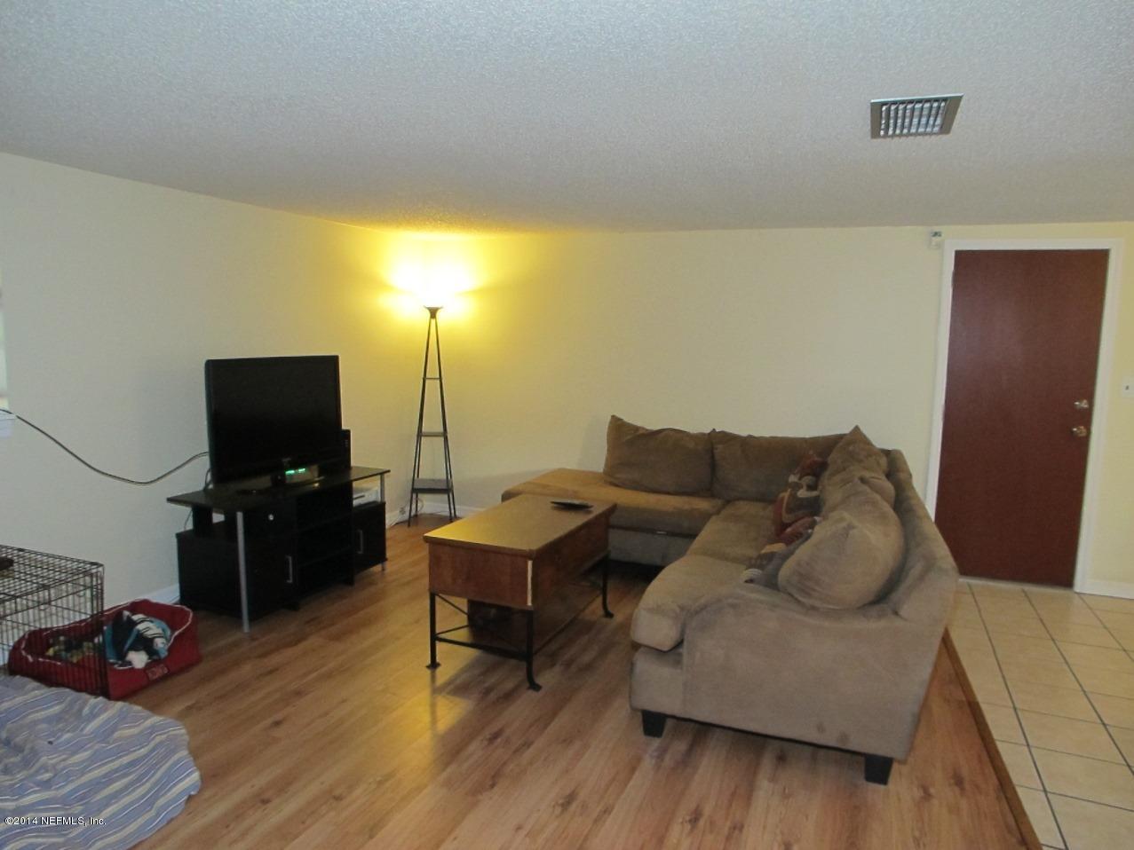 5325 Yellow Water Road Jacksonville, FL 32234 - Photo 6 of 25 Living Room