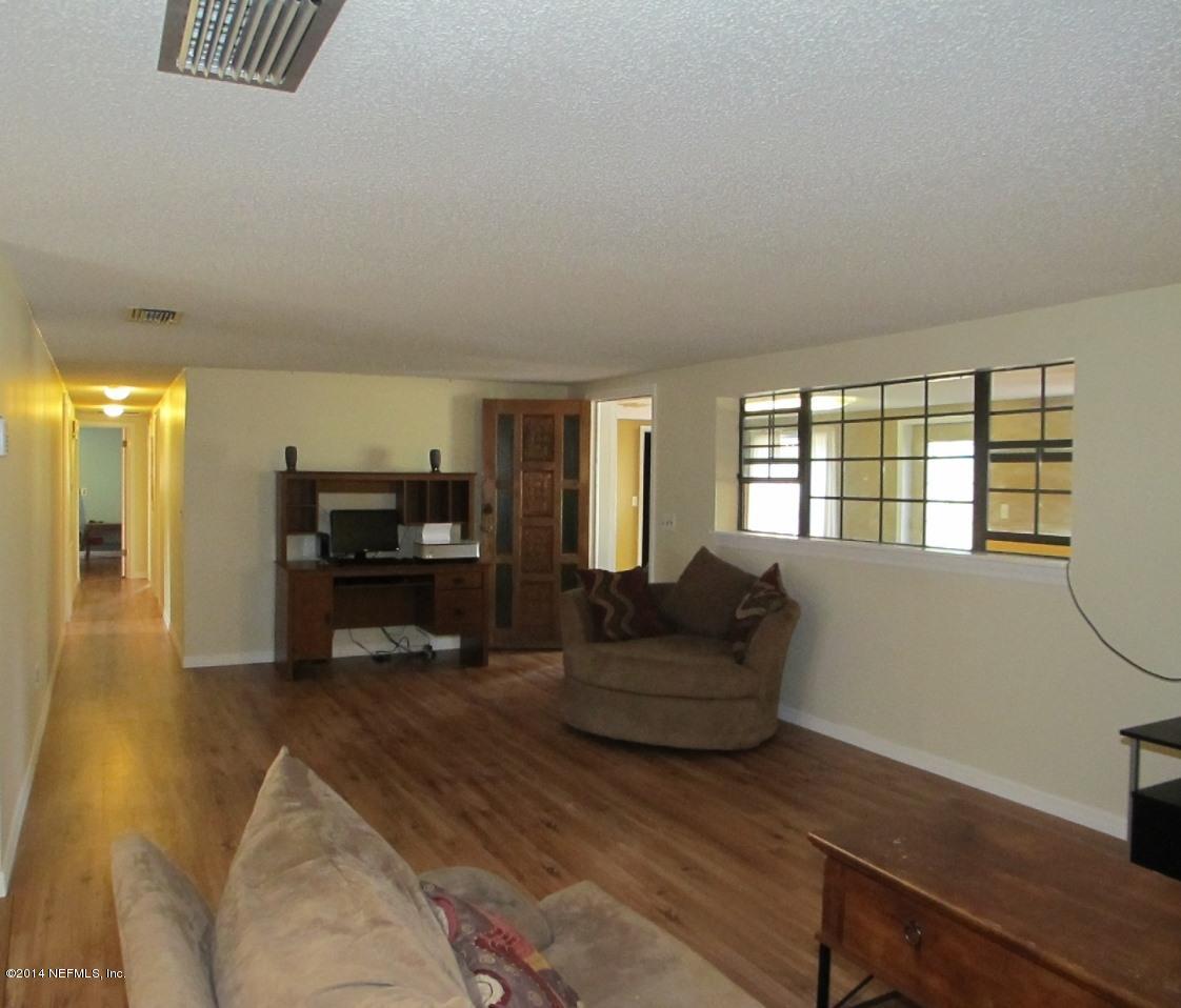5325 Yellow Water Road Jacksonville, FL 32234 - Photo 7 of 25 Living Room View 2