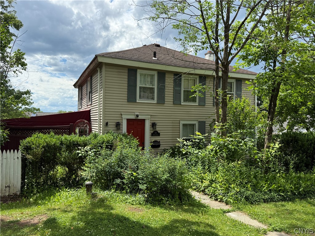 211 Center Street Manlius, NY 13066 - Photo 1 of 33