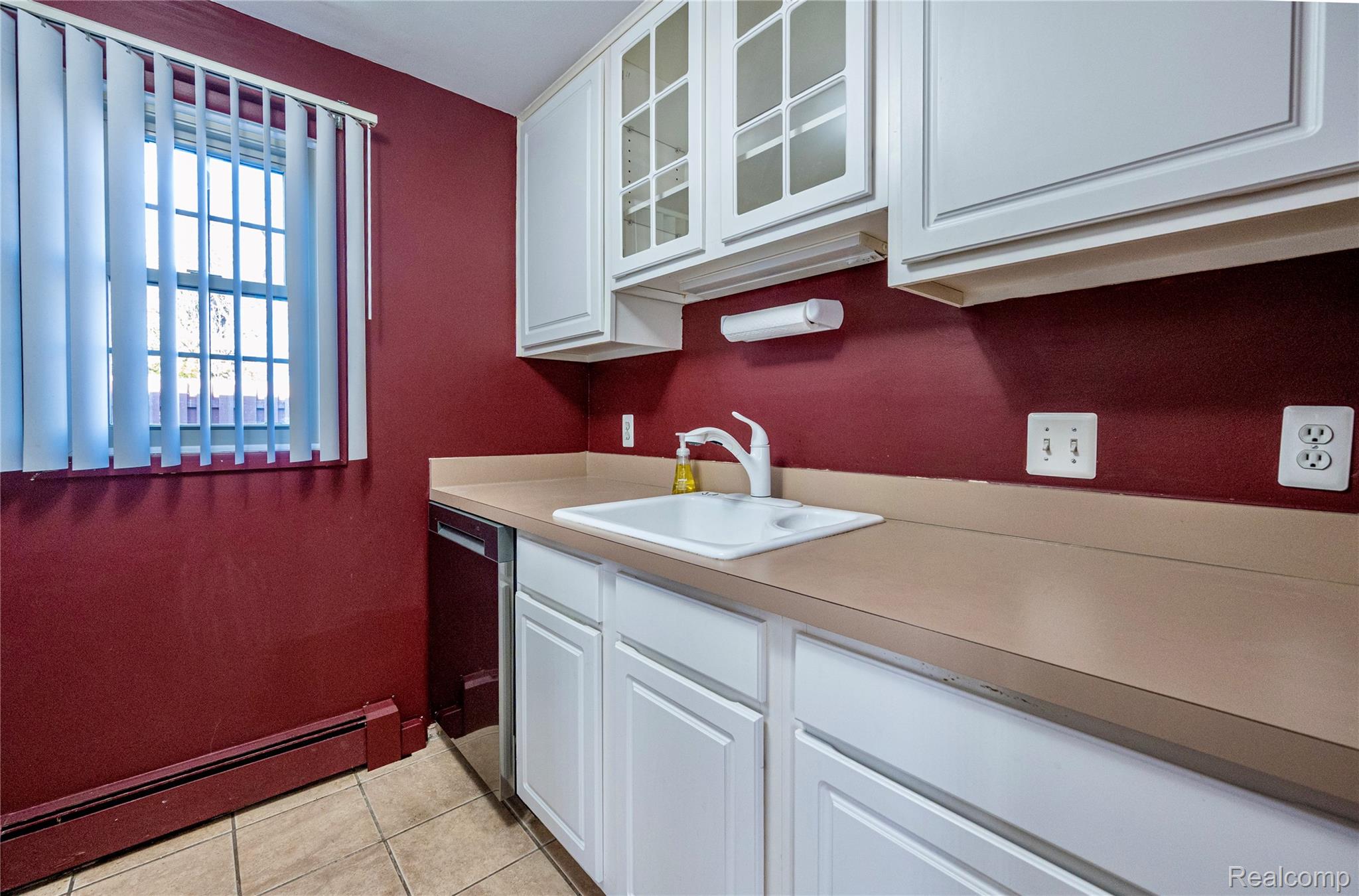 2344 West 14 Mile Road, Unit 7 Royal Oak, MI 48073 - Photo 7 of 23 Kitchen view