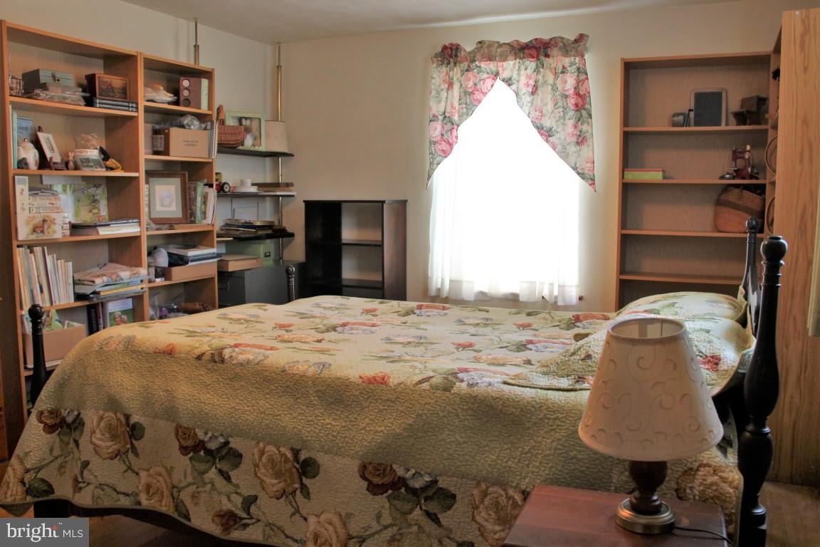 2386 Maple Road York, PA 17408 - Photo 16 of 24