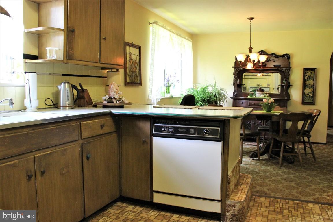 2386 Maple Road York, PA 17408 - Photo 9 of 24