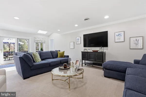 $1,300,000 | 8 Moon Circle, Yardley, PA 19067