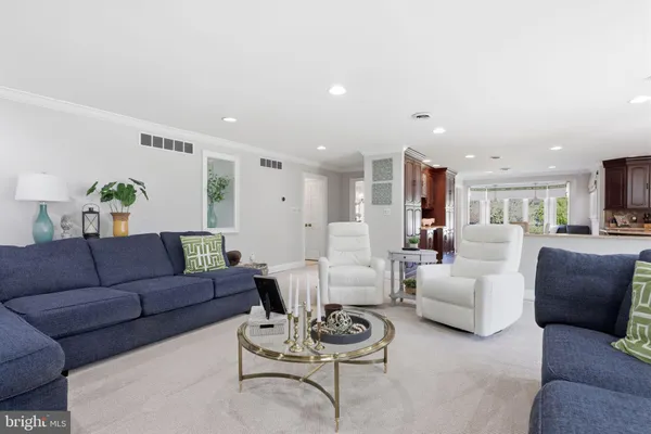 $1,300,000 | 8 Moon Circle, Yardley, PA 19067