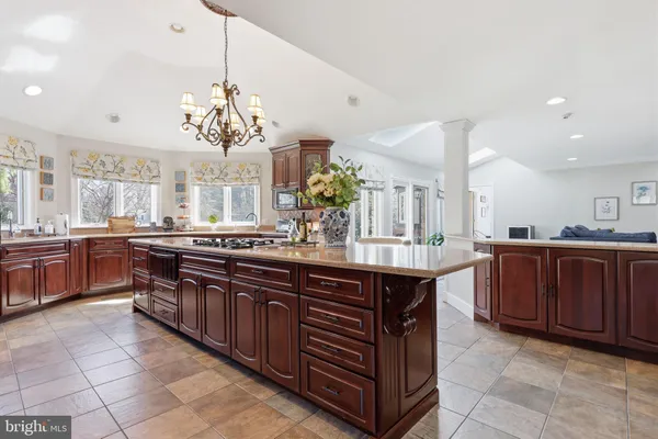 $1,300,000 | 8 Moon Circle, Yardley, PA 19067