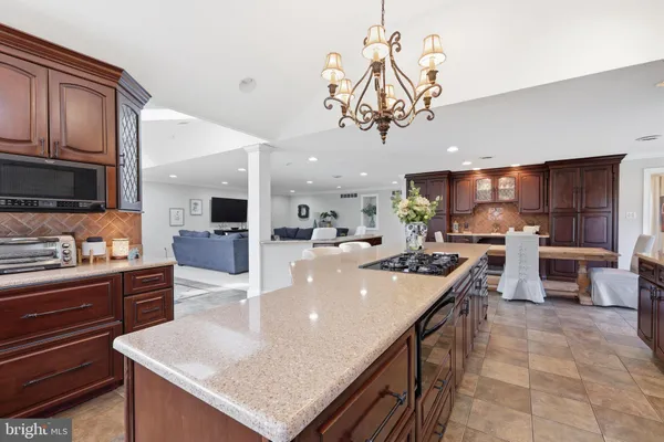 $1,300,000 | 8 Moon Circle, Yardley, PA 19067