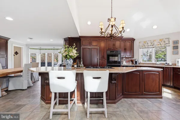 $1,300,000 | 8 Moon Circle, Yardley, PA 19067